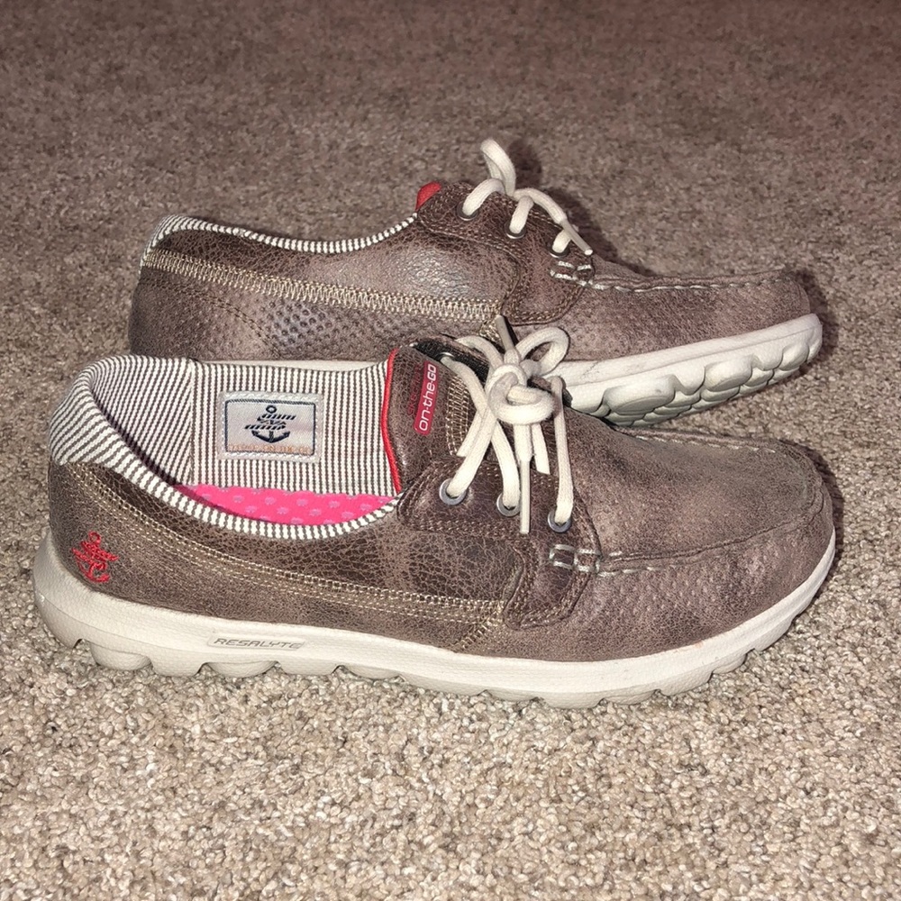 Sketchers GoWalk Lite Slip On Casual Shoes (Sz 6)